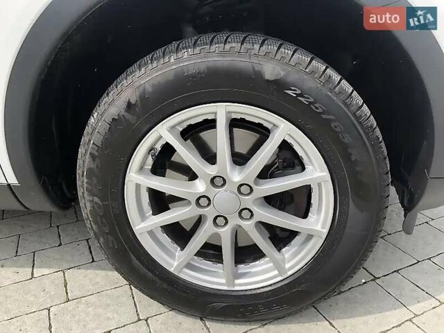 Білий Ленд Ровер Discovery Sport, об'ємом двигуна 2 л та пробігом 272 тис. км за 20999 $, фото 22 на Automoto.ua