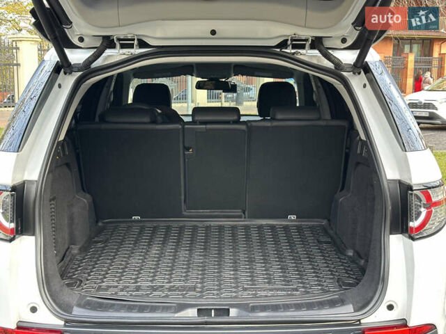 Білий Ленд Ровер Discovery Sport, об'ємом двигуна 2 л та пробігом 137 тис. км за 24900 $, фото 13 на Automoto.ua