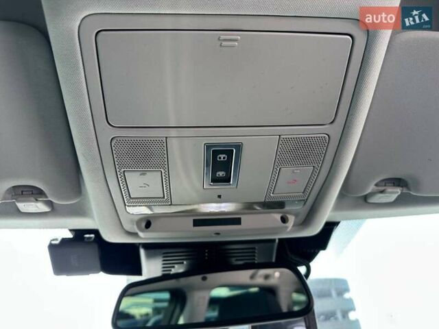 Білий Ленд Ровер Discovery Sport, об'ємом двигуна 2 л та пробігом 105 тис. км за 27200 $, фото 20 на Automoto.ua