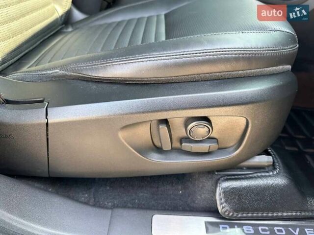 Білий Ленд Ровер Discovery Sport, об'ємом двигуна 2 л та пробігом 105 тис. км за 27200 $, фото 12 на Automoto.ua