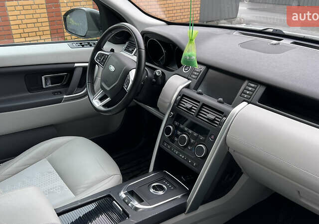 Белый Ленд Ровер Discovery Sport, объемом двигателя 2 л и пробегом 126 тыс. км за 22000 $, фото 13 на Automoto.ua