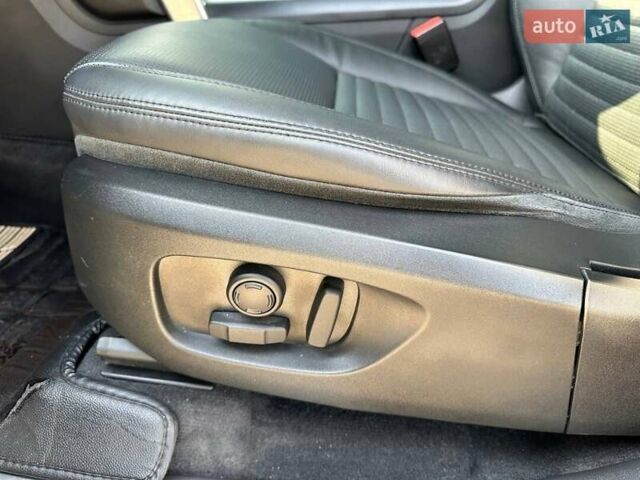 Білий Ленд Ровер Discovery Sport, об'ємом двигуна 2 л та пробігом 105 тис. км за 27200 $, фото 13 на Automoto.ua