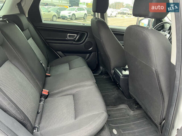 Белый Ленд Ровер Discovery Sport, объемом двигателя 2 л и пробегом 159 тыс. км за 19800 $, фото 10 на Automoto.ua