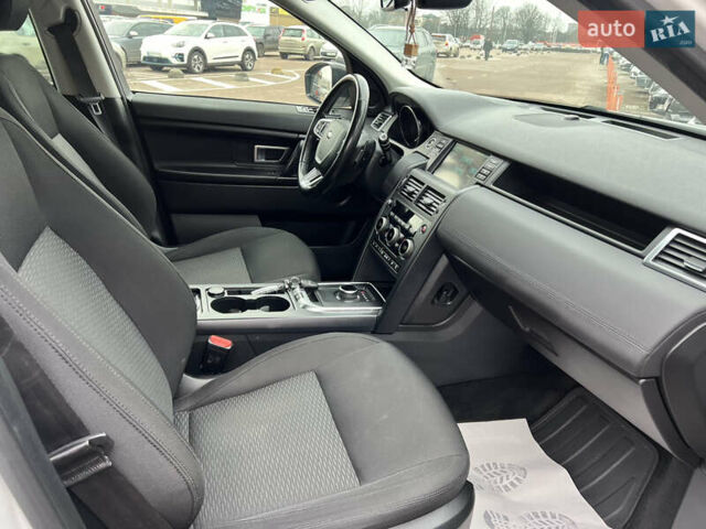 Белый Ленд Ровер Discovery Sport, объемом двигателя 2 л и пробегом 159 тыс. км за 19800 $, фото 8 на Automoto.ua