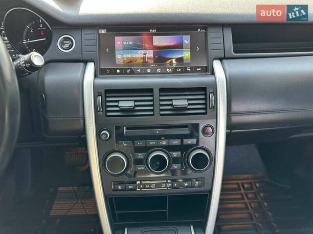 Білий Ленд Ровер Discovery Sport, об'ємом двигуна 2 л та пробігом 105 тис. км за 27200 $, фото 22 на Automoto.ua