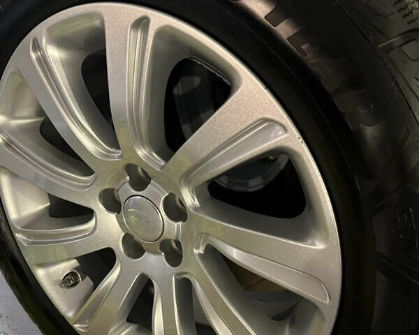 Ленд Ровер Discovery Sport 2018 в Киеве на Automoto.ua Белый Ленд Ровер Discovery Sport, объемом двигателя 2 л и пробегом 92 тыс. км за 25000 $, фото 24 на Automoto.ua