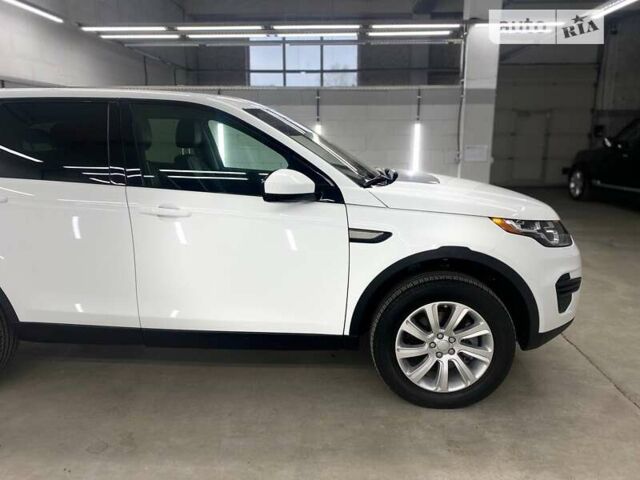 Белый Ленд Ровер Discovery Sport, объемом двигателя 2 л и пробегом 68 тыс. км за 24900 $, фото 4 на Automoto.ua