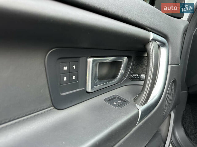 Білий Ленд Ровер Discovery Sport, об'ємом двигуна 2 л та пробігом 137 тис. км за 24900 $, фото 10 на Automoto.ua