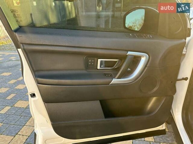 Белый Ленд Ровер Discovery Sport, объемом двигателя 2 л и пробегом 124 тыс. км за 17450 $, фото 14 на Automoto.ua