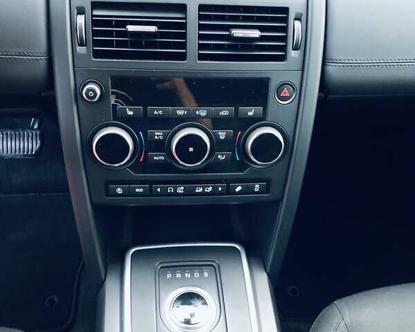 Белый Ленд Ровер Discovery Sport, объемом двигателя 2 л и пробегом 193 тыс. км за 18900 $, фото 22 на Automoto.ua