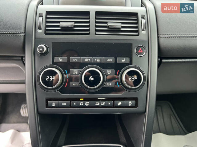 Белый Ленд Ровер Discovery Sport, объемом двигателя 2 л и пробегом 159 тыс. км за 19800 $, фото 14 на Automoto.ua