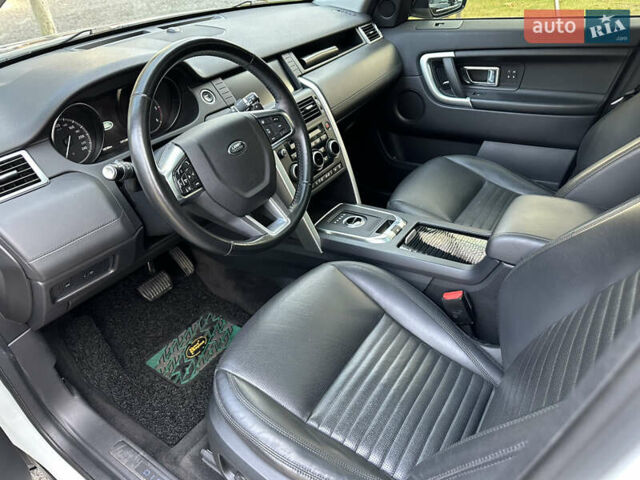 Білий Ленд Ровер Discovery Sport, об'ємом двигуна 2 л та пробігом 137 тис. км за 24900 $, фото 7 на Automoto.ua