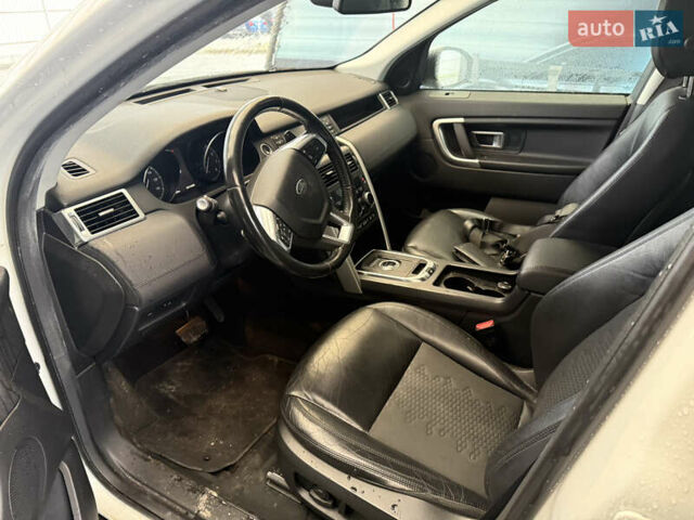 Белый Ленд Ровер Discovery Sport, объемом двигателя 2 л и пробегом 220 тыс. км за 23900 $, фото 9 на Automoto.ua