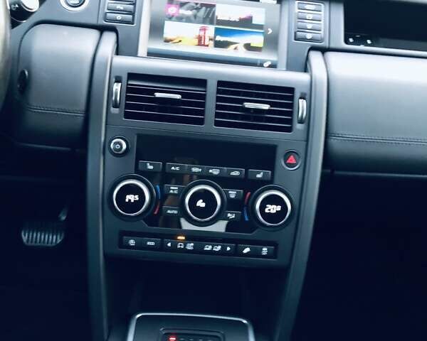 Белый Ленд Ровер Discovery Sport, объемом двигателя 2 л и пробегом 193 тыс. км за 18900 $, фото 56 на Automoto.ua