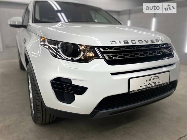 Белый Ленд Ровер Discovery Sport, объемом двигателя 2 л и пробегом 68 тыс. км за 24900 $, фото 3 на Automoto.ua