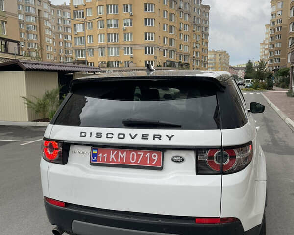 Белый Ленд Ровер Discovery Sport, объемом двигателя 2 л и пробегом 126 тыс. км за 22000 $, фото 2 на Automoto.ua