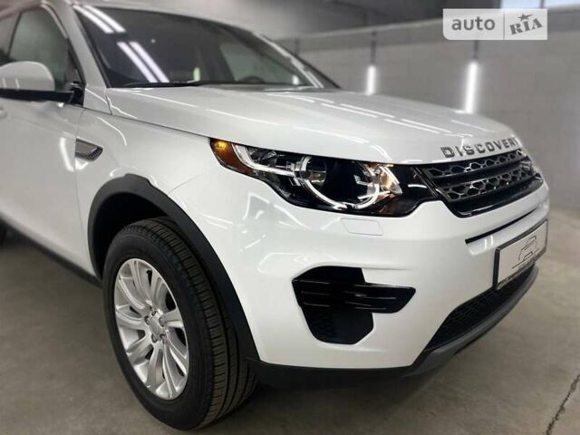 Белый Ленд Ровер Discovery Sport, объемом двигателя 2 л и пробегом 68 тыс. км за 24900 $, фото 2 на Automoto.ua