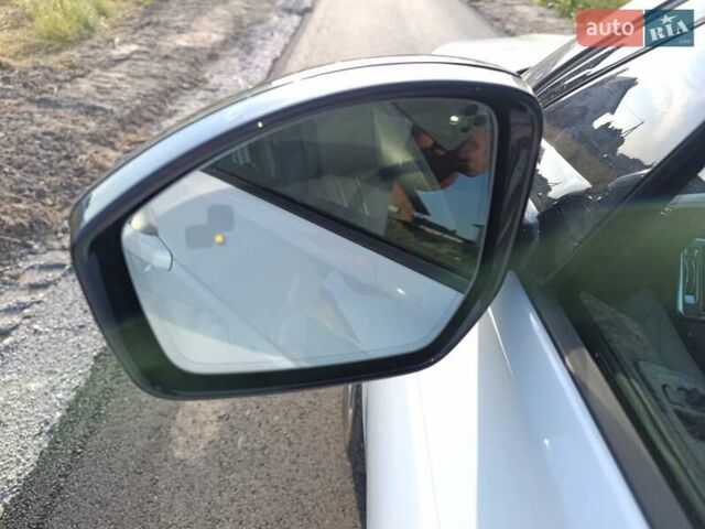 Белый Ленд Ровер Discovery Sport, объемом двигателя 2 л и пробегом 80 тыс. км за 23400 $, фото 3 на Automoto.ua