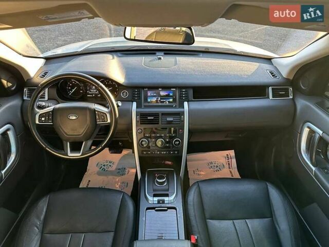 Белый Ленд Ровер Discovery Sport, объемом двигателя 2 л и пробегом 124 тыс. км за 17450 $, фото 25 на Automoto.ua