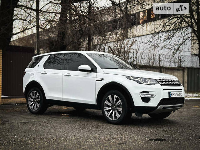 Белый Ленд Ровер Discovery Sport, объемом двигателя 2 л и пробегом 49 тыс. км за 31999 $, фото 2 на Automoto.ua