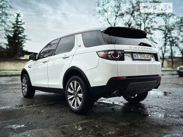 Белый Ленд Ровер Discovery Sport, объемом двигателя 2 л и пробегом 49 тыс. км за 31999 $, фото 1 на Automoto.ua