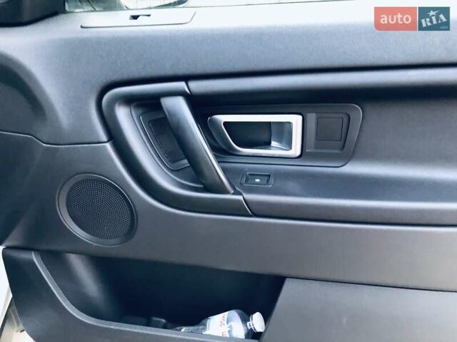 Белый Ленд Ровер Discovery Sport, объемом двигателя 2 л и пробегом 193 тыс. км за 18900 $, фото 41 на Automoto.ua