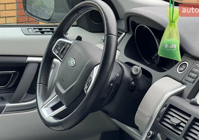 Белый Ленд Ровер Discovery Sport, объемом двигателя 2 л и пробегом 126 тыс. км за 22000 $, фото 16 на Automoto.ua