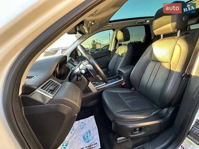 Белый Ленд Ровер Discovery Sport, объемом двигателя 2 л и пробегом 124 тыс. км за 17450 $, фото 13 на Automoto.ua