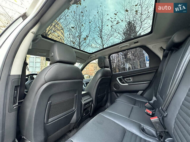 Білий Ленд Ровер Discovery Sport, об'ємом двигуна 2 л та пробігом 137 тис. км за 24900 $, фото 9 на Automoto.ua