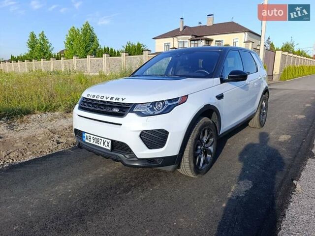 Белый Ленд Ровер Discovery Sport, объемом двигателя 2 л и пробегом 80 тыс. км за 23400 $, фото 9 на Automoto.ua