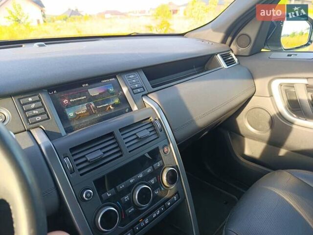 Белый Ленд Ровер Discovery Sport, объемом двигателя 2 л и пробегом 80 тыс. км за 23400 $, фото 11 на Automoto.ua