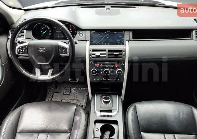 Белый Ленд Ровер Discovery Sport, объемом двигателя 2 л и пробегом 137 тыс. км за 27000 $, фото 1 на Automoto.ua