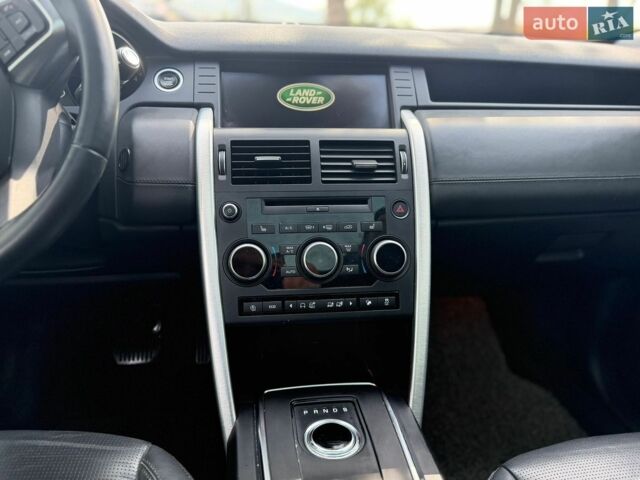 Білий Ленд Ровер Discovery Sport, об'ємом двигуна 2 л та пробігом 98 тис. км за 17500 $, фото 10 на Automoto.ua