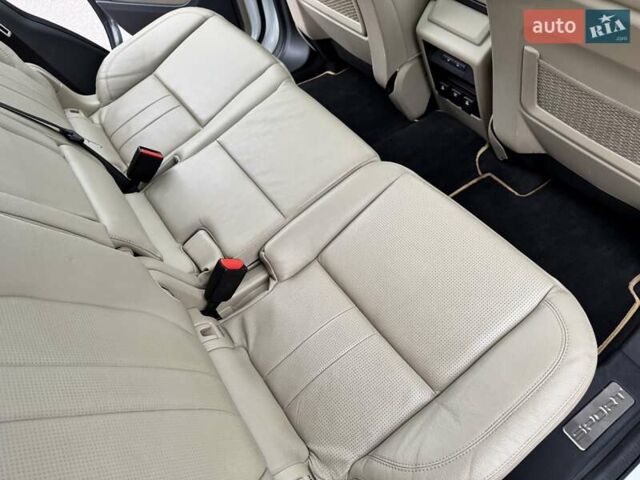 Белый Ленд Ровер Discovery Sport, объемом двигателя 2 л и пробегом 93 тыс. км за 25500 $, фото 36 на Automoto.ua