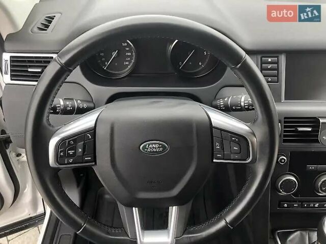 Білий Ленд Ровер Discovery Sport, об'ємом двигуна 2 л та пробігом 272 тис. км за 20999 $, фото 32 на Automoto.ua