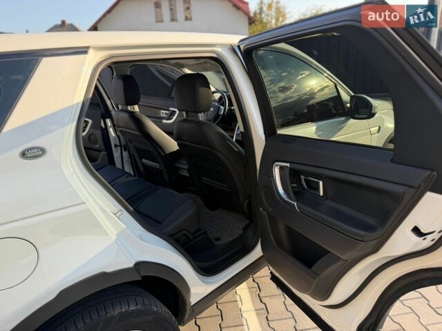 Білий Ленд Ровер Discovery Sport, об'ємом двигуна 2 л та пробігом 98 тис. км за 17500 $, фото 24 на Automoto.ua
