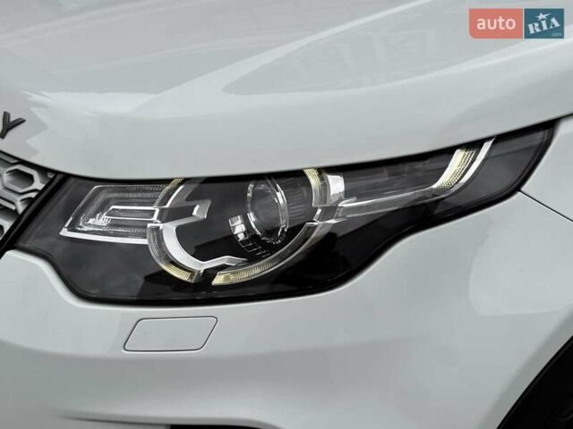 Белый Ленд Ровер Discovery Sport, объемом двигателя 2 л и пробегом 93 тыс. км за 25500 $, фото 17 на Automoto.ua