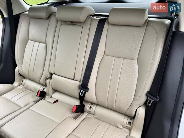 Белый Ленд Ровер Discovery Sport, объемом двигателя 2 л и пробегом 93 тыс. км за 25500 $, фото 32 на Automoto.ua