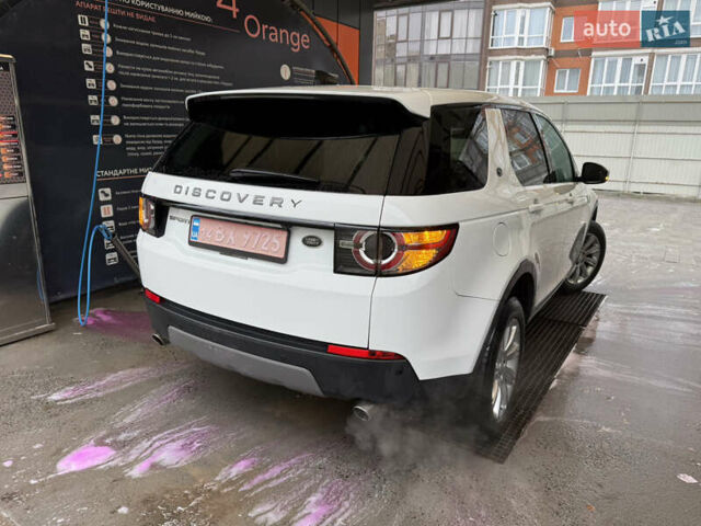 Белый Ленд Ровер Discovery Sport, объемом двигателя 2 л и пробегом 220 тыс. км за 23900 $, фото 4 на Automoto.ua