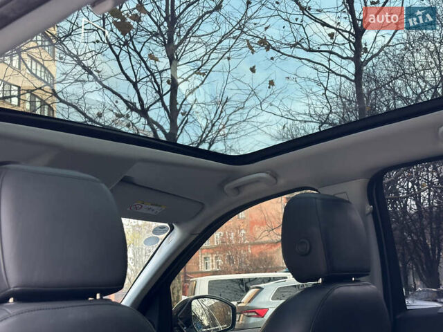 Білий Ленд Ровер Discovery Sport, об'ємом двигуна 2 л та пробігом 137 тис. км за 24900 $, фото 11 на Automoto.ua