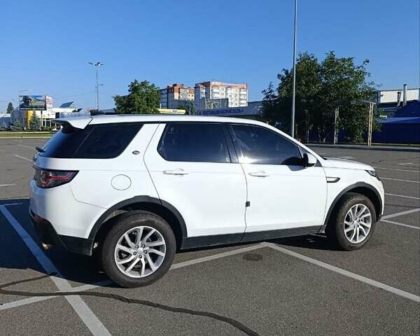Белый Ленд Ровер Discovery Sport, объемом двигателя 2 л и пробегом 118 тыс. км за 25900 $, фото 12 на Automoto.ua