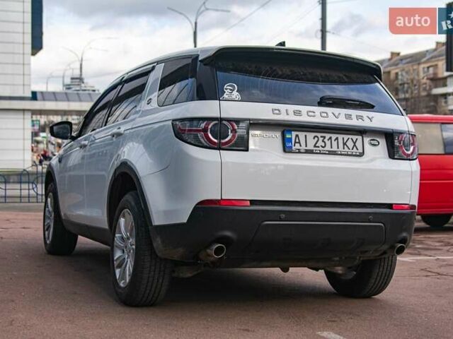 Белый Ленд Ровер Discovery Sport, объемом двигателя 2 л и пробегом 137 тыс. км за 21999 $, фото 8 на Automoto.ua