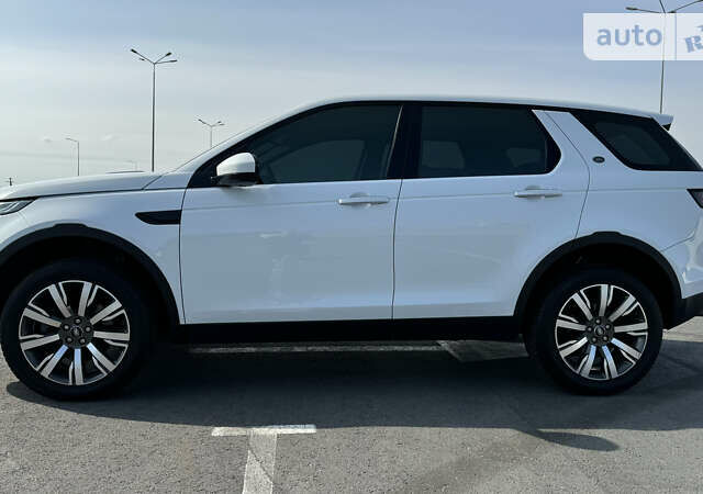 Белый Ленд Ровер Discovery Sport, объемом двигателя 2 л и пробегом 57 тыс. км за 32999 $, фото 4 на Automoto.ua