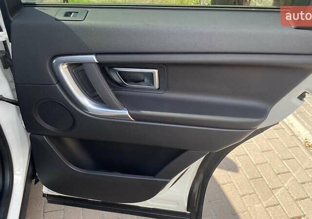 Белый Ленд Ровер Discovery Sport, объемом двигателя 2 л и пробегом 51 тыс. км за 24500 $, фото 21 на Automoto.ua