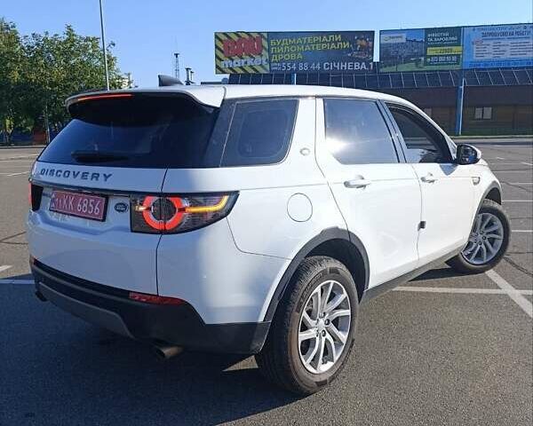 Белый Ленд Ровер Discovery Sport, объемом двигателя 2 л и пробегом 118 тыс. км за 25900 $, фото 13 на Automoto.ua