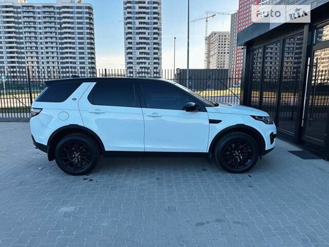 Белый Ленд Ровер Discovery Sport, объемом двигателя 2 л и пробегом 112 тыс. км за 27300 $, фото 7 на Automoto.ua