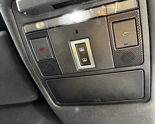 Белый Ленд Ровер Discovery Sport, объемом двигателя 2 л и пробегом 146 тыс. км за 17299 $, фото 6 на Automoto.ua