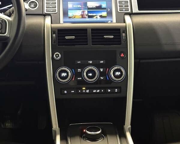 Белый Ленд Ровер Discovery Sport, объемом двигателя 2 л и пробегом 83 тыс. км за 20600 $, фото 11 на Automoto.ua