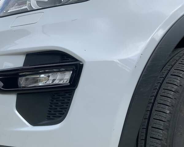 Белый Ленд Ровер Discovery Sport, объемом двигателя 2 л и пробегом 83 тыс. км за 20600 $, фото 24 на Automoto.ua