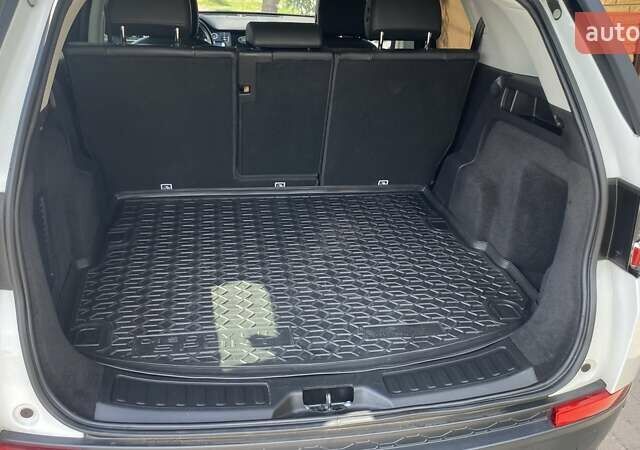 Белый Ленд Ровер Discovery Sport, объемом двигателя 2 л и пробегом 51 тыс. км за 24500 $, фото 28 на Automoto.ua